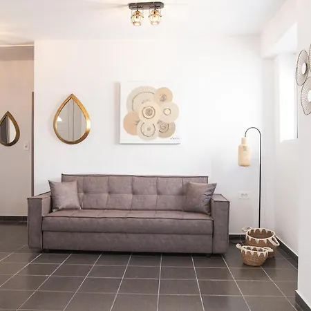 K&Ε guest house * Ampavris