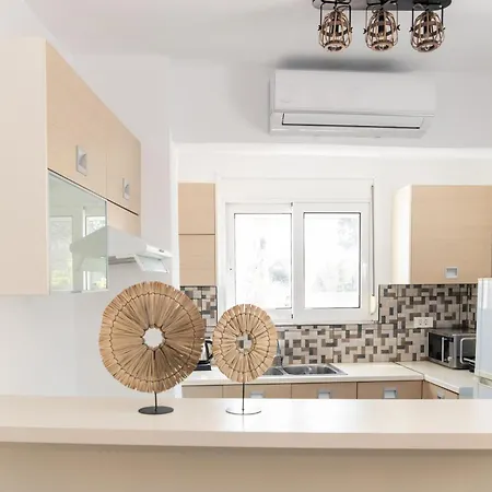 K&Ε guest house * Ampavris