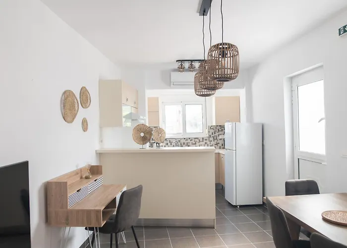 K&Ε Guest House Ampavris